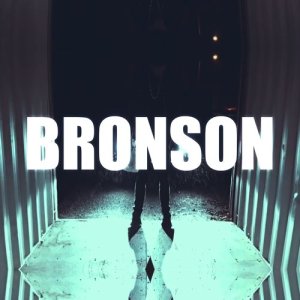 ดาวน์โหลดและฟังเพลง Bronson (Explicit) พร้อมเนื้อเพลงจาก Bugzy Malone