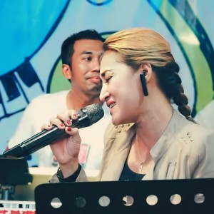 Album Bli Due Duit (Live Version) from Dewi Kirana