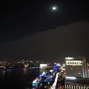 Listen to 月的爱梦 song with lyrics from sj