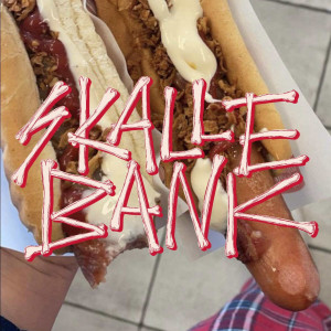 Listen to Skallebank 2022 (Explicit) song with lyrics from Jolie