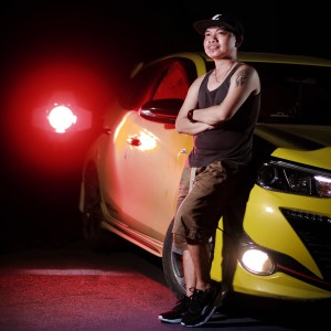 Dengarkan lagu SIRA TEGA nyanyian Ocholl Dhut dengan lirik