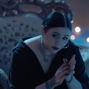 Listen to Reva mıdır Bu Gönlüme song with lyrics from Esin Kaya