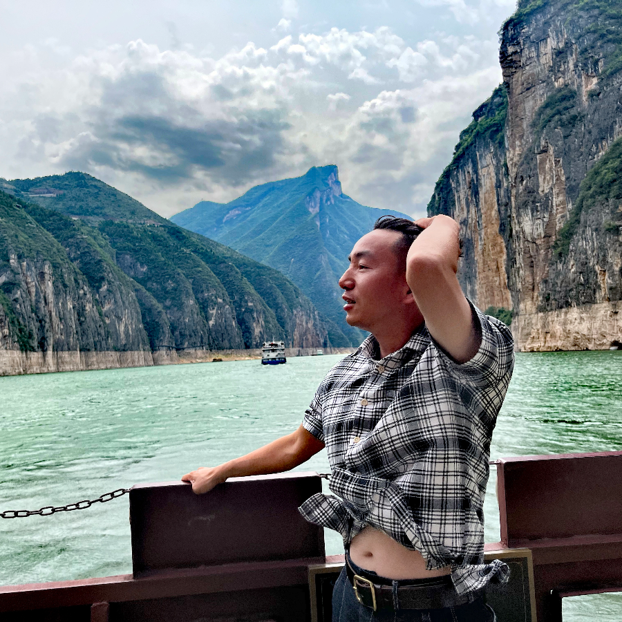 杨波
