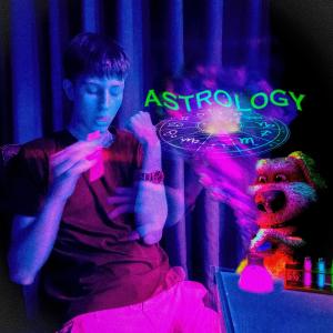 Dengarkan lagu Astrology (Radio Edit) (Explicit) (Radio Edit|Explicit) nyanyian Enderboybeats dengan lirik