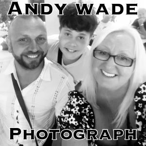 ดาวน์โหลดและฟังเพลง On and on พร้อมเนื้อเพลงจาก Andy Wade