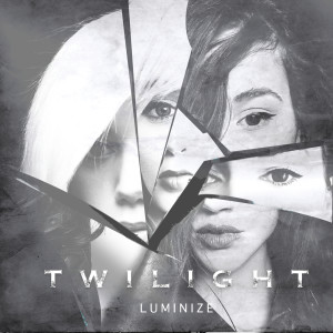 ดาวน์โหลดและฟังเพลง Twilight พร้อมเนื้อเพลงจาก Luminize