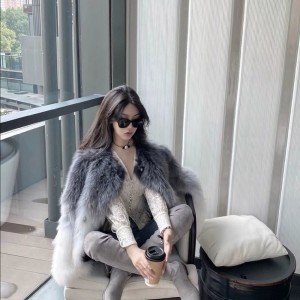 收聽Y2002的Phut hon (Remix)歌詞歌曲