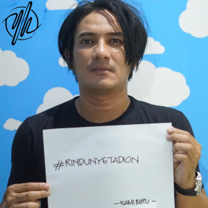 Dengarkan lagu Kami Biru nyanyian Yannahead dengan lirik