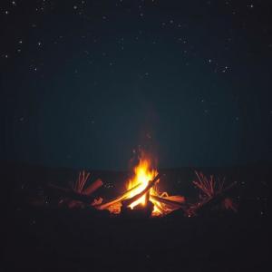 Country Roads的專輯Campfire