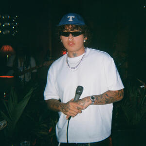 default playlist img