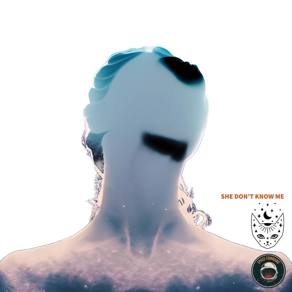 SHE DON'T KNOW ME (feat. Ares B) (Explicit)