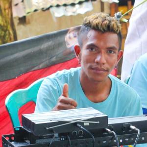 Listen to Bete Bete Kamu Nanya (Remix) song with lyrics from Netral lise