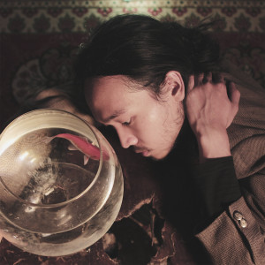 ดาวน์โหลดและฟังเพลง Hilang Arah พร้อมเนื้อเพลงจาก Azel