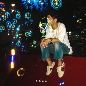 收聽劉世允的Gucci歌詞歌曲