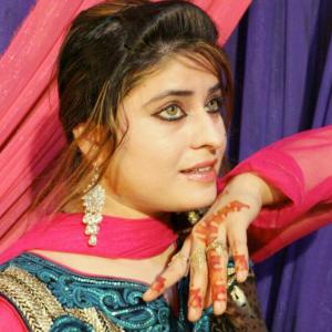 Listen to Teh Da Ratlo Sara song with lyrics from Dr. Ikram