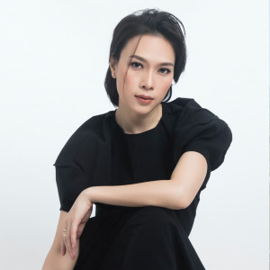 ดาวน์โหลดและฟังเพลง Rực Rỡ Tháng Năm พร้อมเนื้อเพลงจาก My Tam