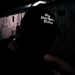 Dengarkan Biru (Explicit) lagu dari Emzo dengan lirik