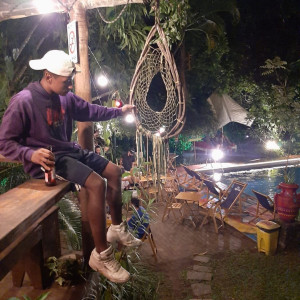 收聽Caiq的Ela Vem Jogando a Raba (Explicit)歌詞歌曲