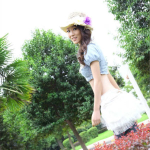 ดาวน์โหลดและฟังเพลง 四人餐桌 พร้อมเนื้อเพลงจาก Shelly佳