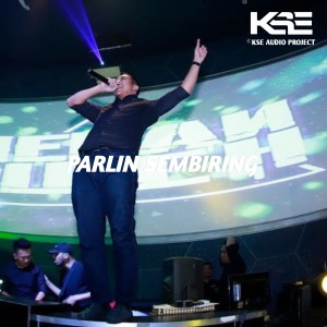 Dengarkan MBERA BEGINDU lagu dari PARLIN SEMBIRING dengan lirik