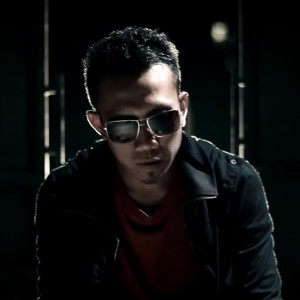 Dengarkan lagu Asmara nyanyian Gangga Kusuma dengan lirik