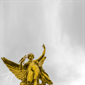 Dengarkan lagu Human nyanyian Madilyn Bailey dengan lirik