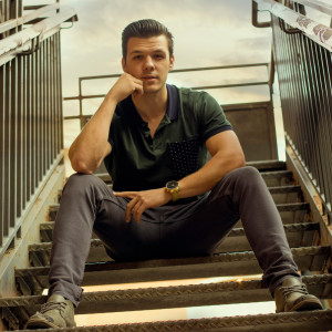Dengarkan The Night lagu dari Cody Daniel dengan lirik