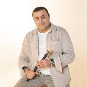 Listen to Amanorya Par song with lyrics from Kamo Seyranyan