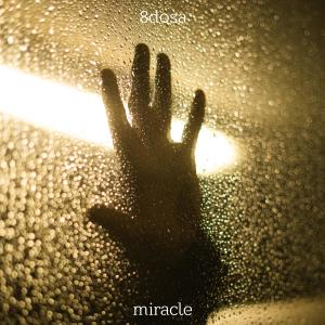 收听8DOSA的Miracle歌词歌曲