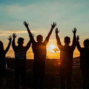 收听Carlo Russo的amici nel tempo歌词歌曲