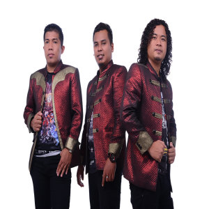 Dengarkan lagu Manangiakkon Au nyanyian Permata Trio dengan lirik
