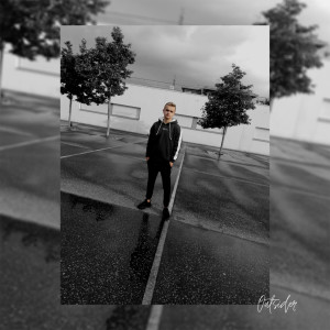 Listen to Outsider (Explicit) song with lyrics from Menmq