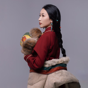 Listen to 赞颂灌顶供乐 (剪辑版) song with lyrics from 杨静美朵
