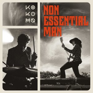 收聽KO KO MO的NON ESSENTIAL MAN (ACOUSTIC)歌詞歌曲