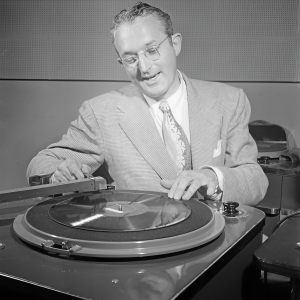Tommy Dorsey ดาวน์โหลดและฟังเพลงฮิตจาก Tommy Dorsey