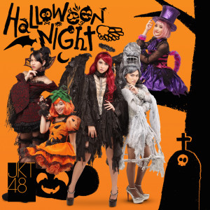 Dengarkan lagu Halloween Night (English Version) nyanyian JKT48 dengan lirik