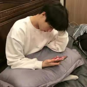 收听于恨水的看不到黎明歌词歌曲