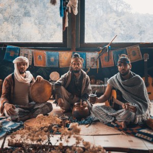 Dengarkan lagu La Ley Primera nyanyian El Guapo dengan lirik