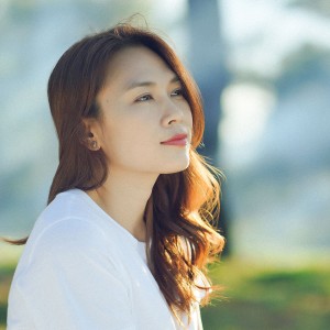 Listen to Khi Ta Yêu (Nhạc Phim Chị Trợ Lý Của Anh) song with lyrics from My Tam