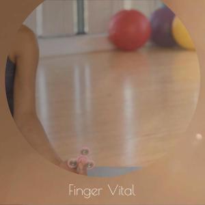 收聽Wina Cleu的Finger Vital歌詞歌曲