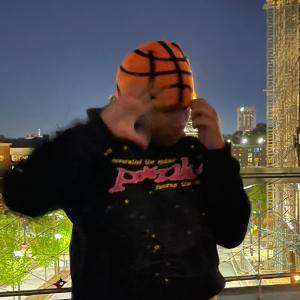 收聽pakk.的knotz (Xhulooo) (feat. Xhulooo & Maajins|Explicit)歌詞歌曲