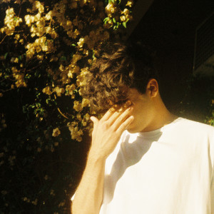 ดาวน์โหลดและฟังเพลง In My Head พร้อมเนื้อเพลงจาก Peter Manos