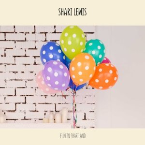 收聽Shari Lewis的I Love To Watch A Parade歌詞歌曲
