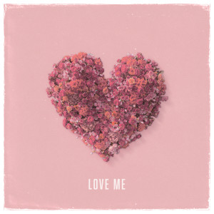 收聽Komachi的Love Me歌詞歌曲