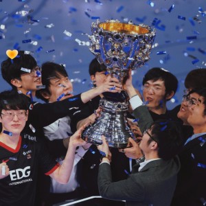 Album EDG 我们是冠军 oleh 李亮亮