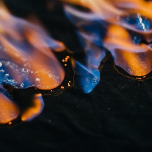 收聽Clamence的Plural歌詞歌曲