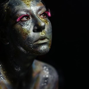 Dengarkan Girlfriend lagu dari Je Veux dengan lirik