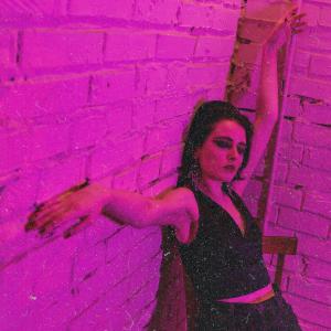 ดาวน์โหลดและฟังเพลง Under My Skin พร้อมเนื้อเพลงจาก STP1972