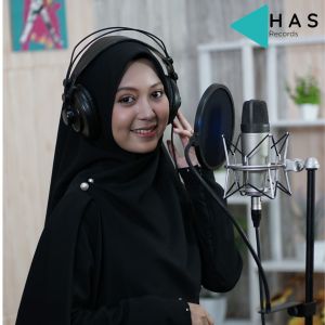 Listen to Ya Robbibil Musthofa song with lyrics from Dewi Hajar