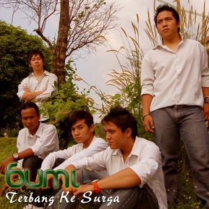 ดาวน์โหลดและฟังเพลง Terbang Ke Surga พร้อมเนื้อเพลงจาก BUMI